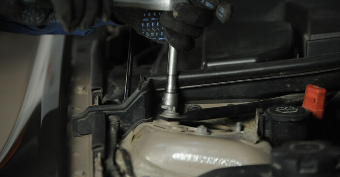 Cómo reemplazar Amortiguadores en un BMW 3 Berlina (E90) 320d 2.0 2005 - manuales paso a paso y guías en video