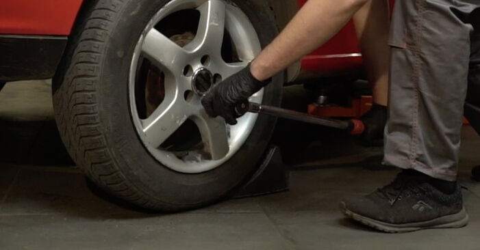 Cómo reemplazar Amortiguadores en un SEAT Ibiza III Hatchback (6L) 2007: descargue manuales en PDF e instrucciones en video