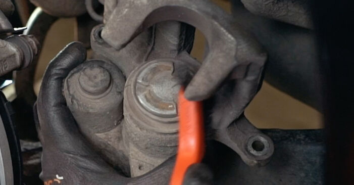 Tausch Tutorial Bremsscheiben am VW Passat Limousine (362) 2012 wechselt - Tipps und Tricks