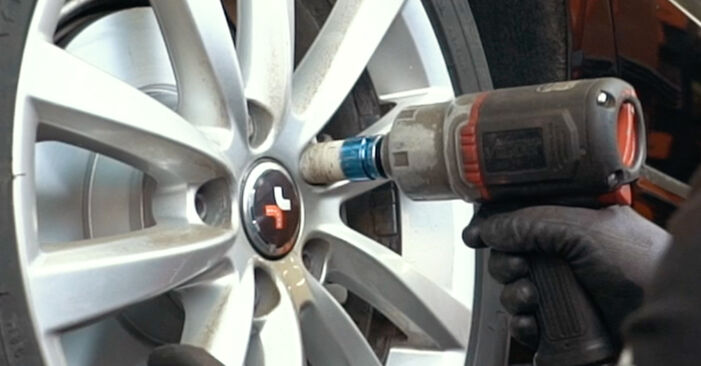 Wechseln Bremsscheiben am VW Passat Limousine (362) 1.8 TSI 2013 selber