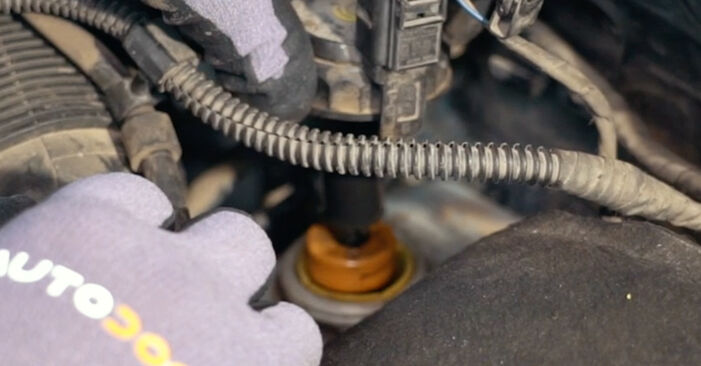 Tauschen Sie Bremsbeläge beim VW Passat Limousine (362) 1.8 TSI 2013 selbst aus