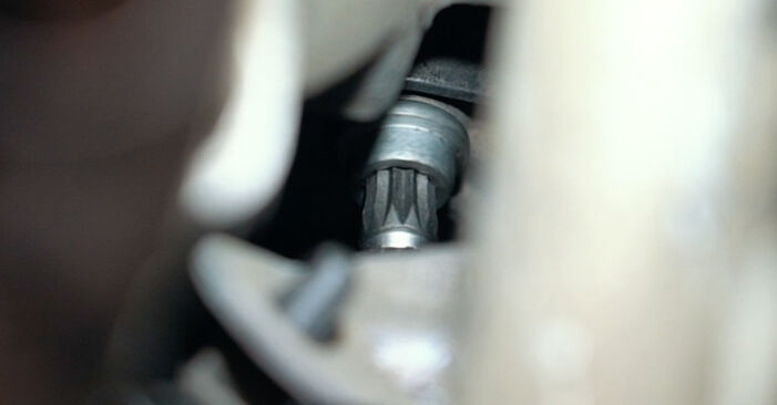 Cambio Termostato en VW Passat Berlina (362) 1.4 TSI 2014 ya no es un problema con nuestro tutorial paso a paso