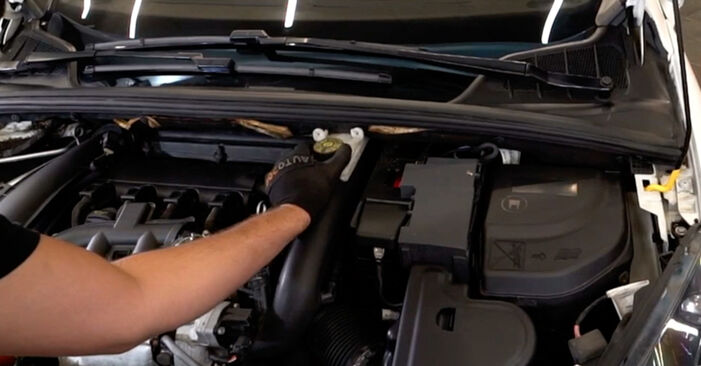 Schritt-für-Schritt-Anleitung zum selbstständigen Wechsel von Peugeot 308 SW 2012 1.6 16V Luftfilter