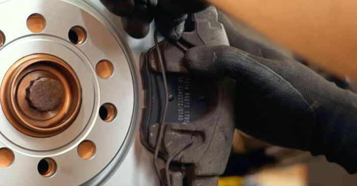 Zweckdienliche Tipps zum Austausch von Bremsscheiben beim VW GOLF PLUS (5M1, 521) 2.0 TDI 16V 2010