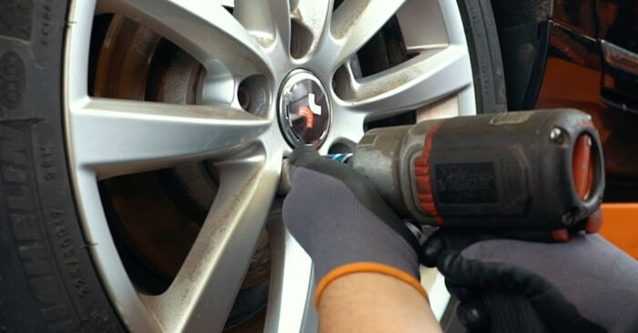 Come sostituire VW Passat Alltrack (365) 2.0 TDI 4motion 2013 Sensore ABS - manuali passo passo e video guide