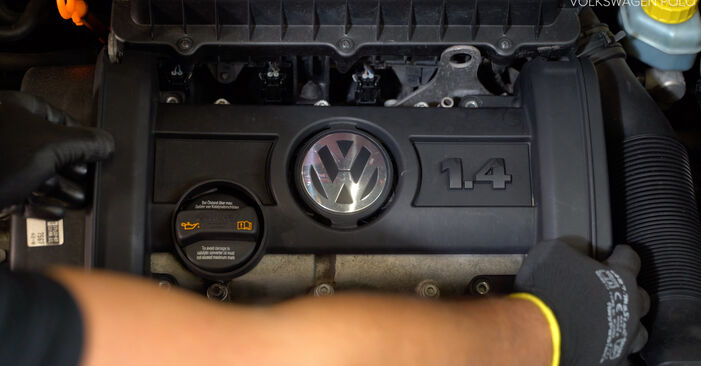 VW Polo 9n Sedan 1.6 2004 Bobina D'Accensione sostituzione: manuali dell'autofficina