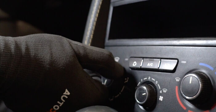 PEUGEOT 508 1.6 HDi Filtr powietrza kabinowy wymiana: przewodniki online i samouczki wideo