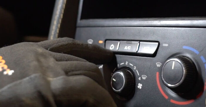 Wymień samodzielnie Filtr powietrza kabinowy w PEUGEOT 508 I (8D_) Sedan 1.6 THP 2013