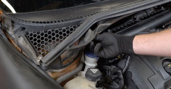 Wymiana Filtr powietrza kabinowy Peugeot 308 I 2007 - darmowe instrukcje PDF i wideo