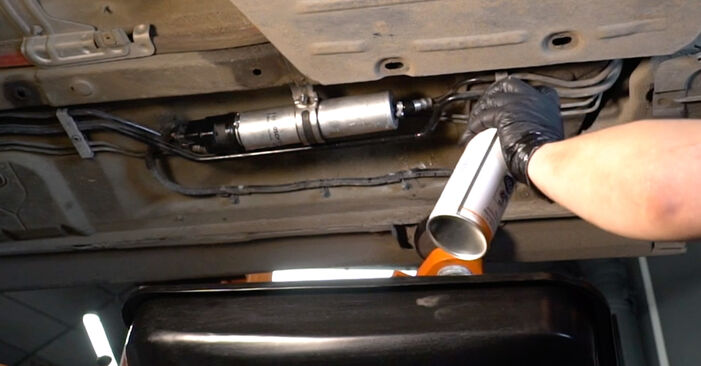 Comment changer Filtre à Carburant sur BMW X5 E70 2006 - Manuels PDF et vidéo gratuits