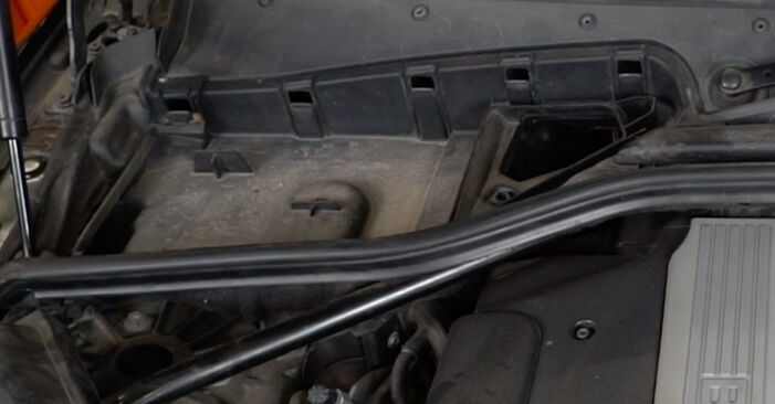 Cómo reemplazar Filtro de Aire en un BMW X5 (E70) 2011: descargue manuales en PDF e instrucciones en video
