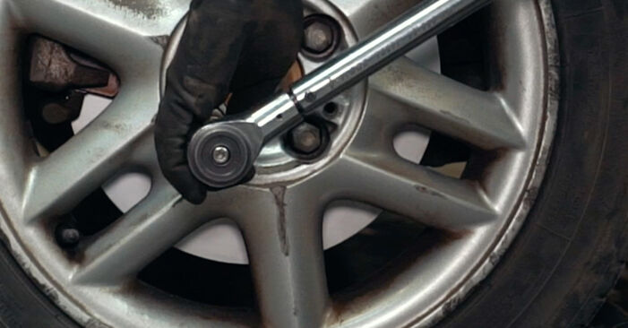 Bremsscheiben Renault Megane Scenic 1.9 dTi 1998 wechseln: Kostenlose Reparaturhandbücher