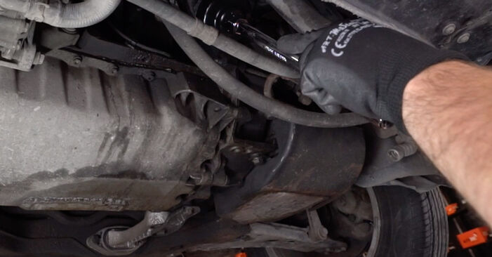 Audi A4 8h 2.5 TDI 2004 Ölfilter wechseln: Kostenfreie Reparaturwegleitungen