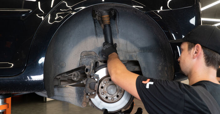 Stoßdämpfer VW Jetta mk6 1.2 TSI 2012 wechseln: Kostenlose Reparaturhandbücher