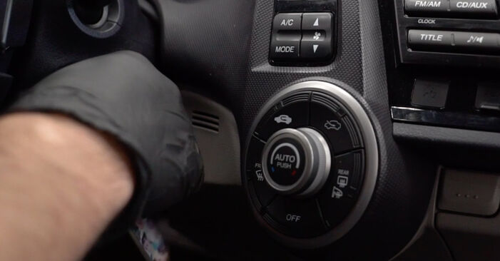 Austauschen Anleitung Innenraumfilter am Honda Jazz 4 2013 1.3 selbst