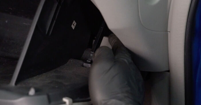 Vanskelighetsgrad: Bytte av Kupefilter på HONDA CIVIC X Hatchback (FC_, FK) 2.0 2022 – last ned illustrert veiledning