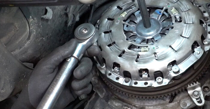 How to change Clutch Kit on BMW E60 2001 - free PDF and video manuals