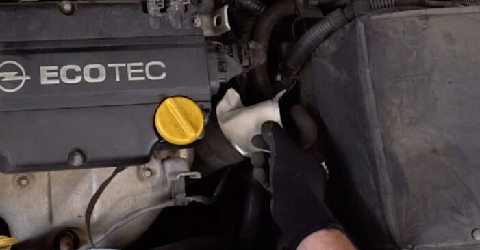 Wie kompliziert ist es, selbst zu reparieren: Ölfilter am Opel Astra G Caravan 1.8 16V (F35) 2004 ersetzen – Laden Sie sich illustrierte Wegleitungen herunter