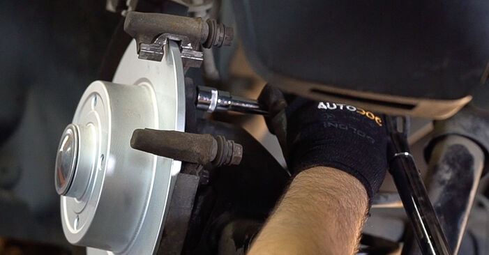 Wie schwer ist es, selbst zu reparieren: Radlager Renault Megane 2 Cabrio 2.0 16V Turbo 2009 Tausch - Downloaden Sie sich illustrierte Anleitungen