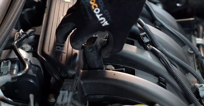 Zündkerzen Renault Symbol Thalia 1.5 dCi 2000 wechseln: Kostenlose Reparaturhandbücher