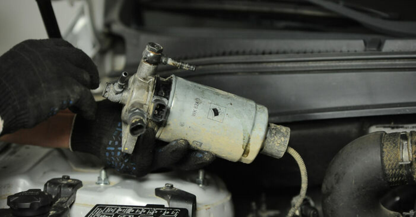 how-to-change-fuel-filter-on-hyundai-accent-iii-hatchback-mc