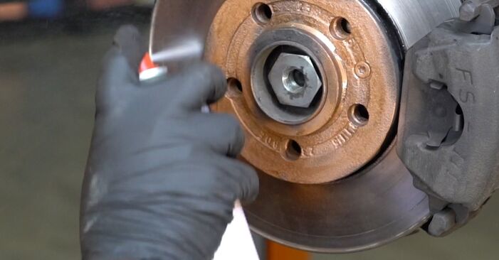 Changing Suspension Ball Joint on VOLVO XC70 Cross Country (295) 2.5 T XC AWD 2000 by yourself