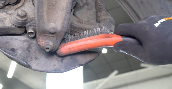 How to remove VOLVO V70 2.3 T5 2003 Suspension Ball Joint - online easy-to-follow instructions