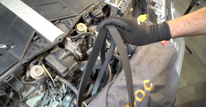 Changing Poly V-Belt on MERCEDES-BENZ C-Class Saloon (W204) C 200 CDI 2.2 (204.001) 2010 by yourself
