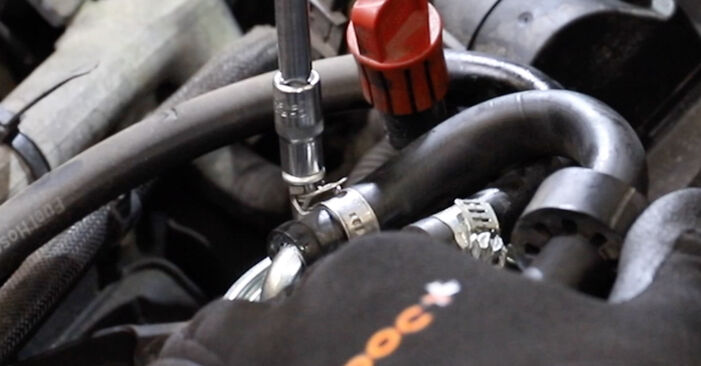 Consigli passo-passo per la sostituzione del fai da te Mercedes W251 2005 R 500 5.0 4-matic (251.075, 251.175) Filtro Carburante