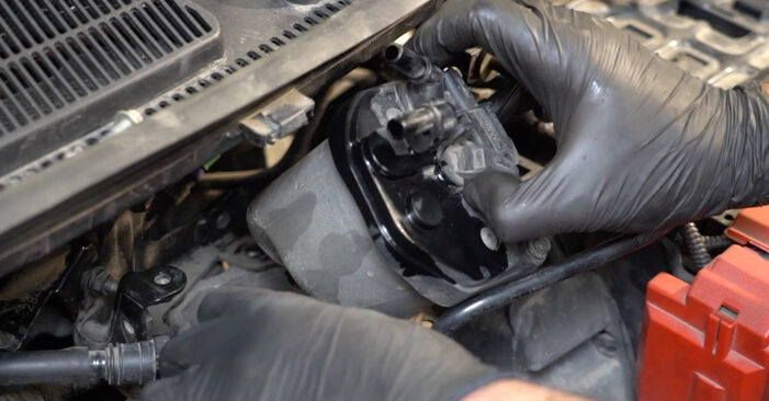 Cum să schimbați: filtru combustibil la FORD Mondeo Mk5 Hatchback (CE) |  Ghid de înlocuire