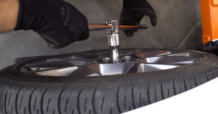Hvordan skifte VW GOLF 2012 Fjærbenslager trinn–for–trinn veiledning