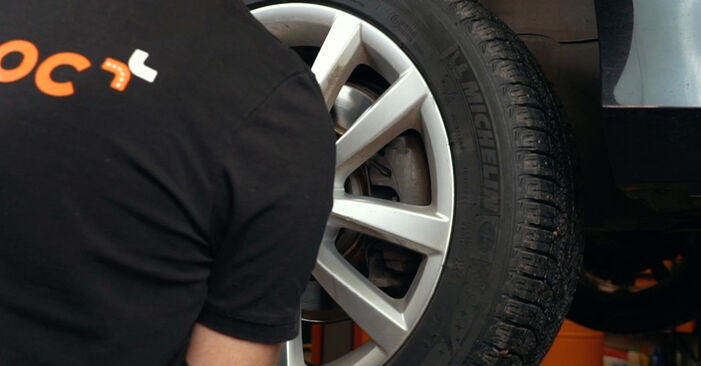 VW Passat NMS 3.6 FSI 2013 Biellette Barra Stabilizzatrice sostituzione: manuali dell'autofficina