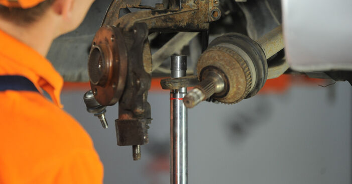 Wie kompliziert ist es, selbst zu reparieren: Radlager am Peugeot 406 Kombi 2.0 HDi 110 2002 ersetzen – Laden Sie sich illustrierte Wegleitungen herunter