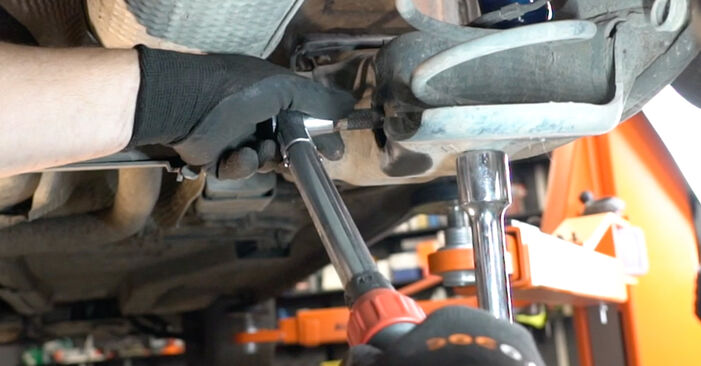 Quanto è difficile il fai da te: sostituzione Ammortizzatori su Peugeot 207 cc 1.6 16V Turbo 2013 - scarica la guida illustrata