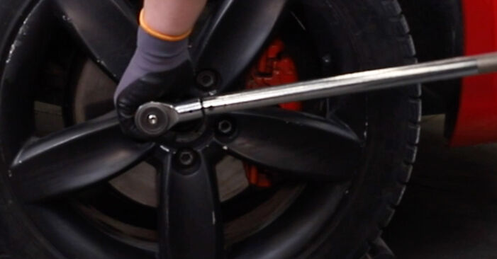 Bremsscheiben beim SEAT ALTEA 1.8 TFSI 2013 selber erneuern - DIY-Manual