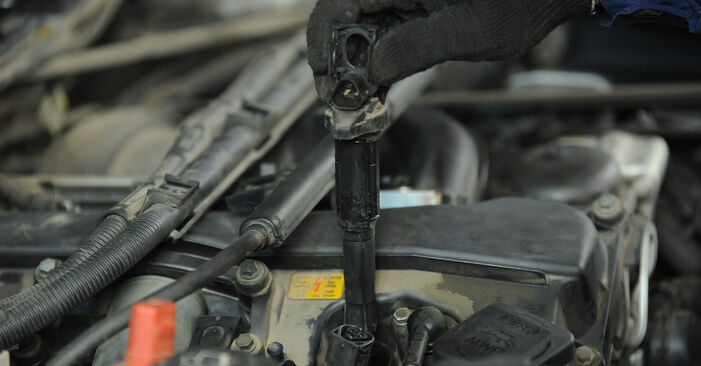 Wie kompliziert ist es, selbst zu reparieren: Zündkerzen am BMW E70 3.0 si 2012 ersetzen – Laden Sie sich illustrierte Wegleitungen herunter