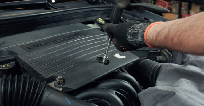 Comment changer Bougies d'Allumage sur Ford Fiesta Mk5 Berline 2000 - Manuels PDF et vidéo gratuits