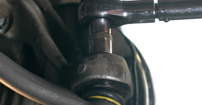 Sostituire Testina dello Sterzo su FORD Fiesta Mk6 Sedan 1.0 EcoBoost 2011 non è più un problema con il nostro tutorial passo-passo