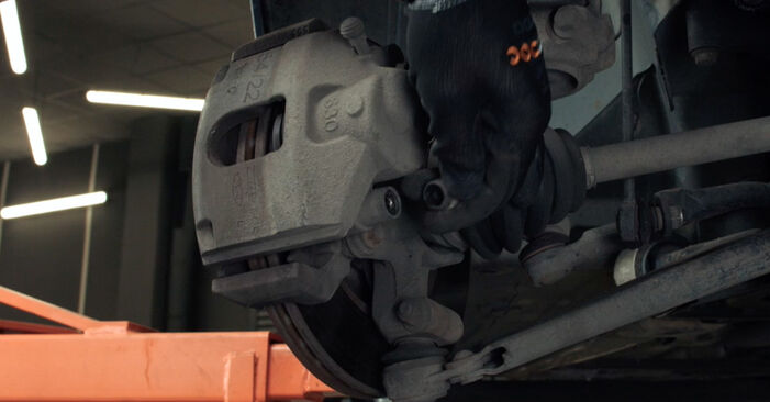 Wie schwer ist es, selbst zu reparieren: Bremsbeläge Ford Fusion ju2 1.3 2008 Tausch - Downloaden Sie sich illustrierte Anleitungen
