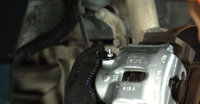 Step-by-step recommendations for DIY replacement BMW E39 Touring 2000 520i 2.2 Brake Calipers