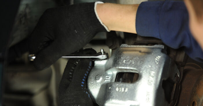 Cómo cambiar Pinzas de Freno en un BMW X3 (E83) 2006 - consejos y trucos