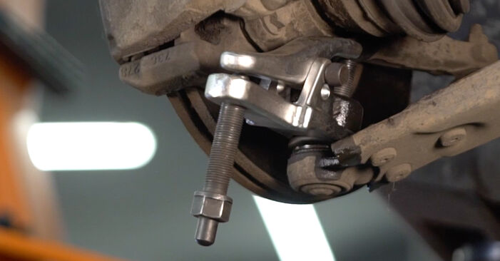 SKODA OCTAVIA 1.6 Suspension Ball Joint replacement: online guides and video tutorials