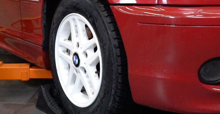Come cambiare Dischi Freno su BMW 3 Coupe (E46) 1999 - manuali PDF e video gratuiti