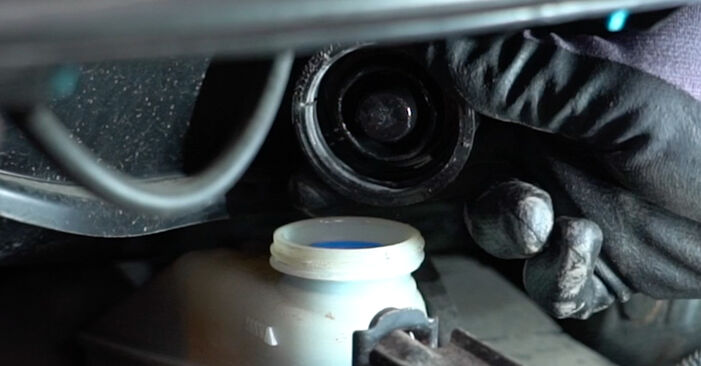 Wie Bremsbeläge Toyota Yaris xp13 1.4 D (NLP130_) 2010 tauschen - Kostenlose PDF- und Videoanleitungen
