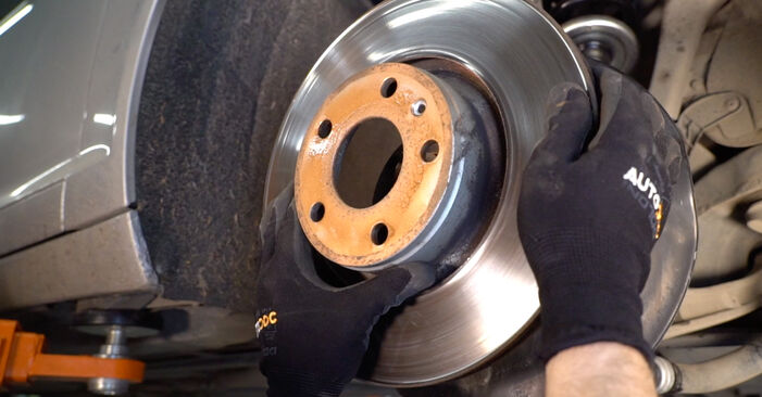 How to change Wheel Bearing on AUDI R8 Coupe (422, 423) 2010 - tips and tricks