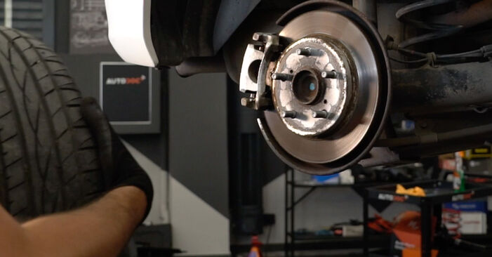 Bremsscheiben Toyota Auris e18 1.6 (ZRE181_, ZRE185_) 2014 wechseln: Kostenlose Reparaturhandbücher