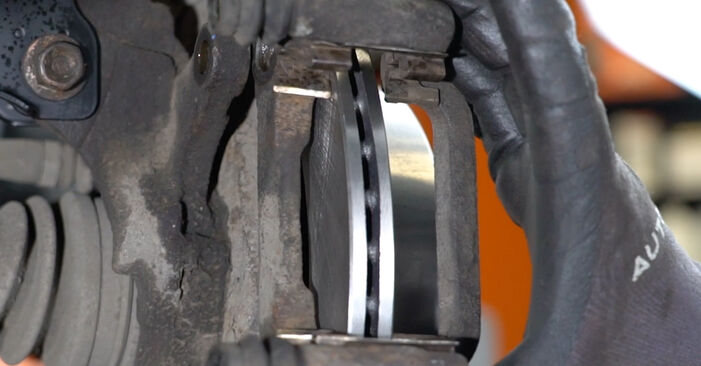 Wie schwer ist es, selbst zu reparieren: Bremsscheiben Nissan t31 2.0 dCi 4x4 2013 Tausch - Downloaden Sie sich illustrierte Anleitungen