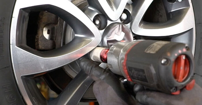 Bremsscheiben Nissan t31 2.0 dCi FWD 2009 wechseln: Kostenlose Reparaturhandbücher