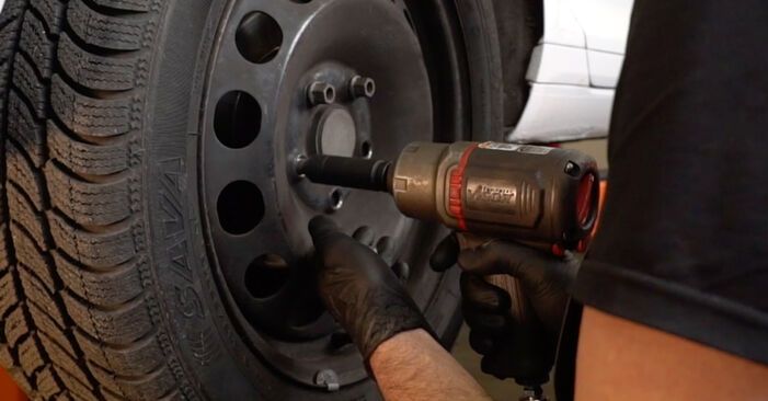 Sustitución de Bieletas de Suspensión en un Audi A1 Sportback 8x 1.2 TFSI 2013: manuales de taller gratuitos