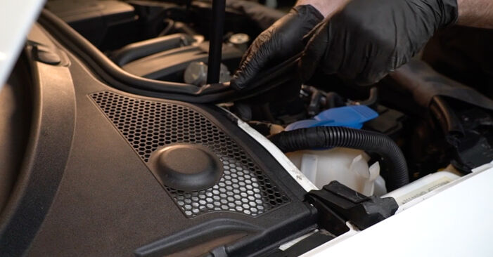 Cómo cambiar Amortiguadores en un Audi Q3 8u 2011 - Manuales en PDF y en video gratuitos